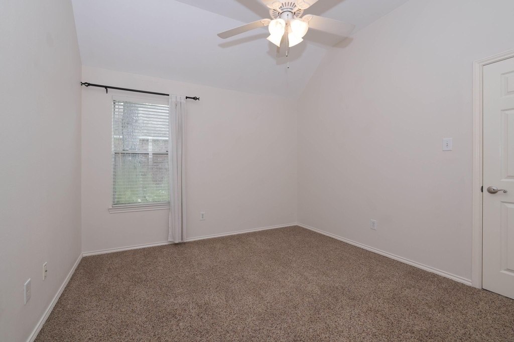 7603 Tumbling Road - Photo 23