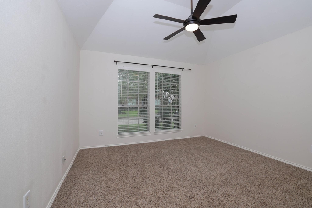 7603 Tumbling Road - Photo 21