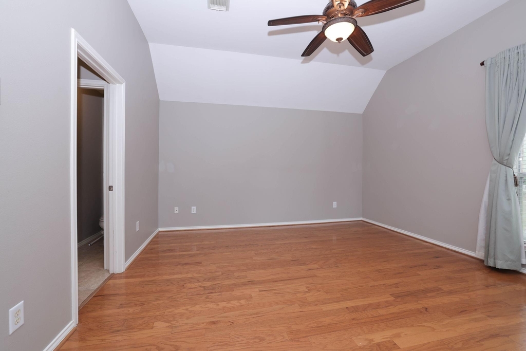 7603 Tumbling Road - Photo 17