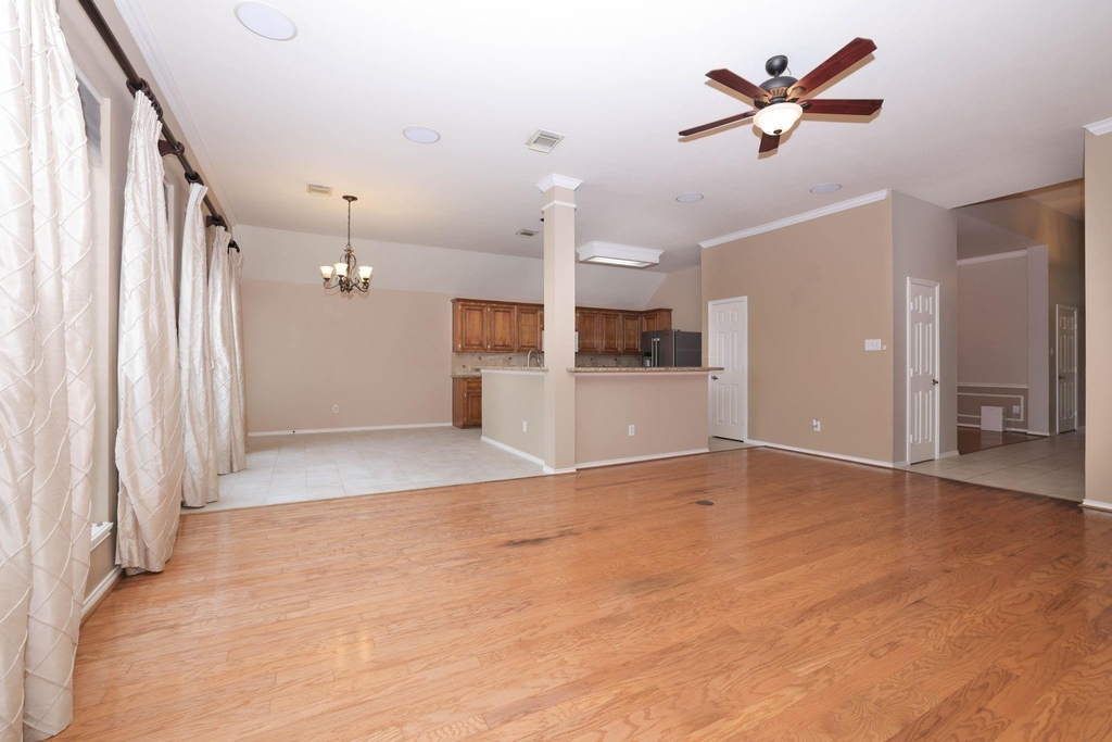 7603 Tumbling Road - Photo 8
