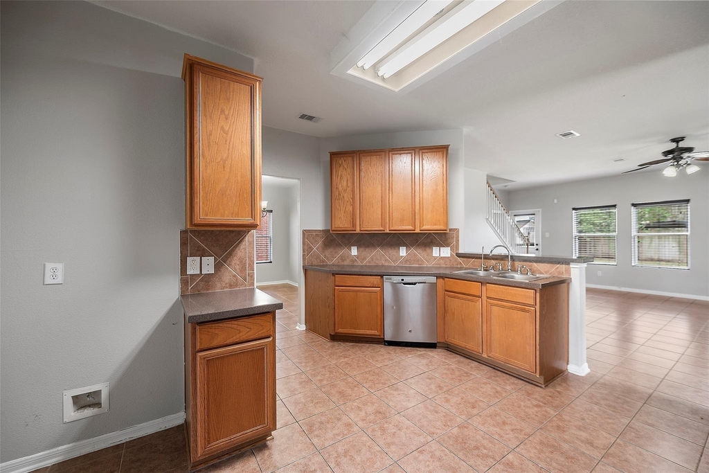 22518 Spring Link Court - Photo 7