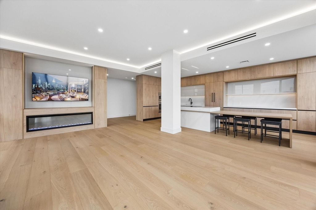 14 Greenway Plaza - Photo 0