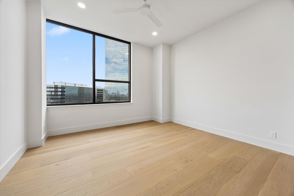 14 Greenway Plaza - Photo 8