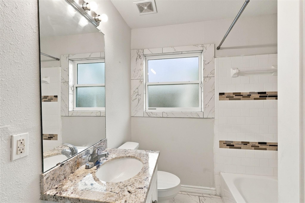 5635 Belarbor Street - Photo 17