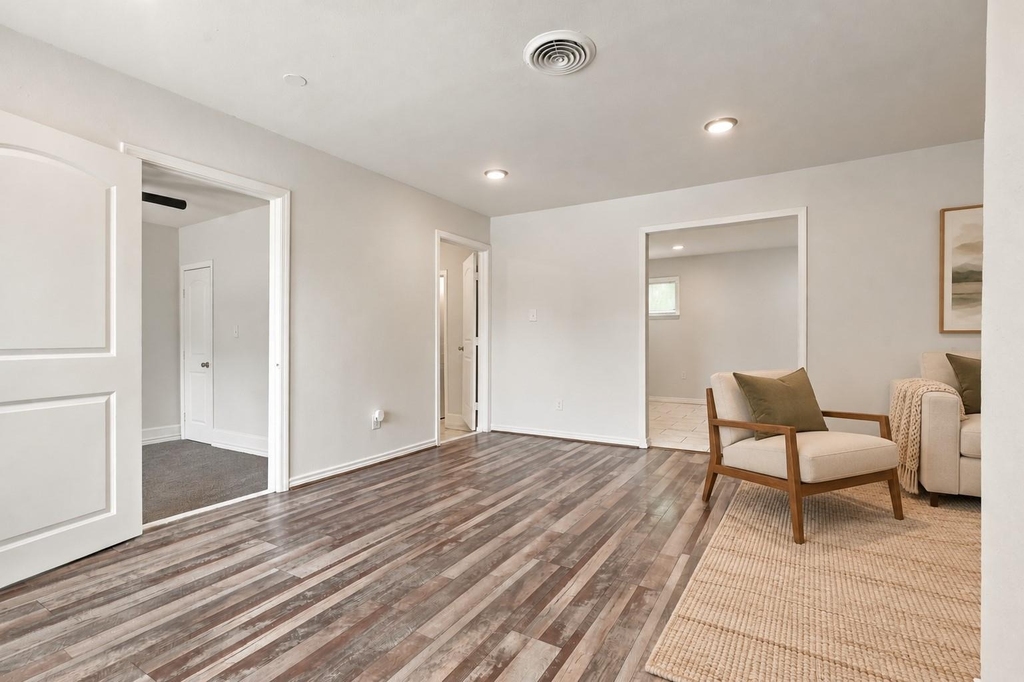 5635 Belarbor Street - Photo 8