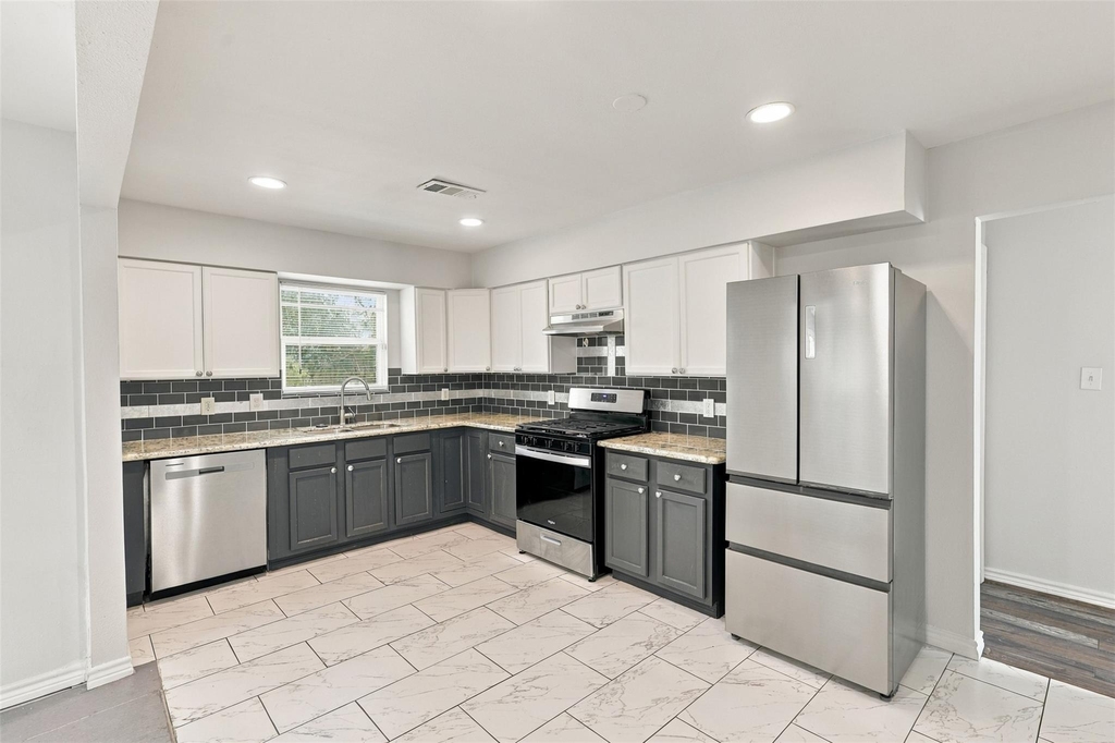 5635 Belarbor Street - Photo 7