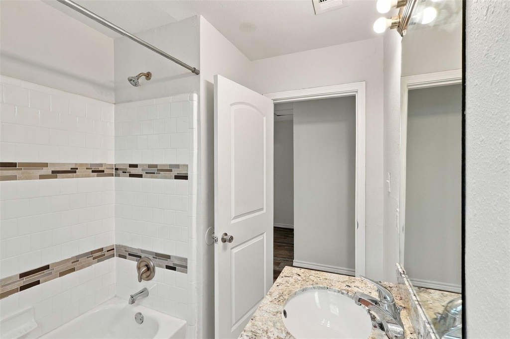 5635 Belarbor Street - Photo 18