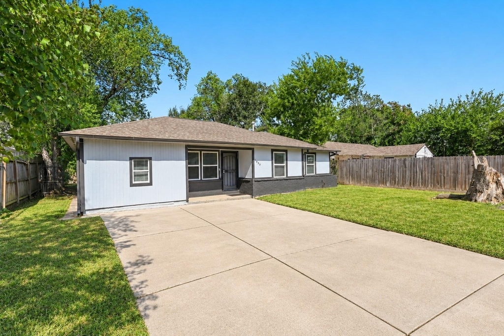 5635 Belarbor Street - Photo 2