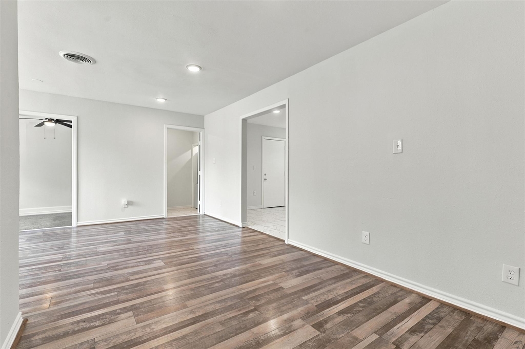 5635 Belarbor Street - Photo 14