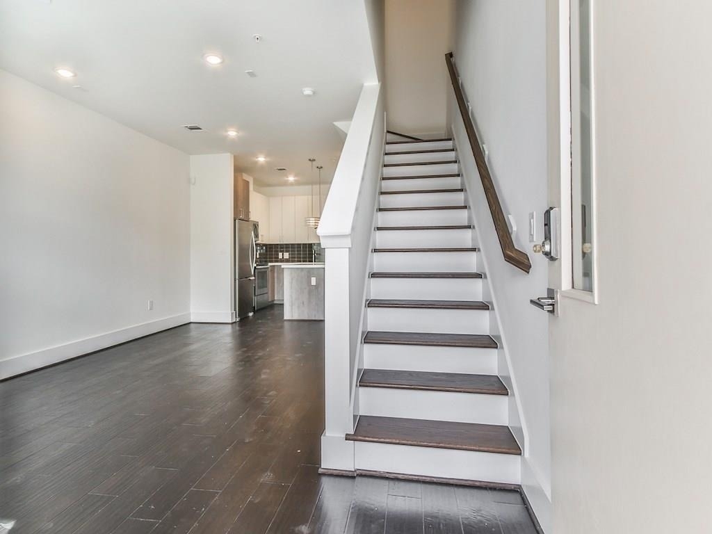2401 Crawford Street - Photo 1