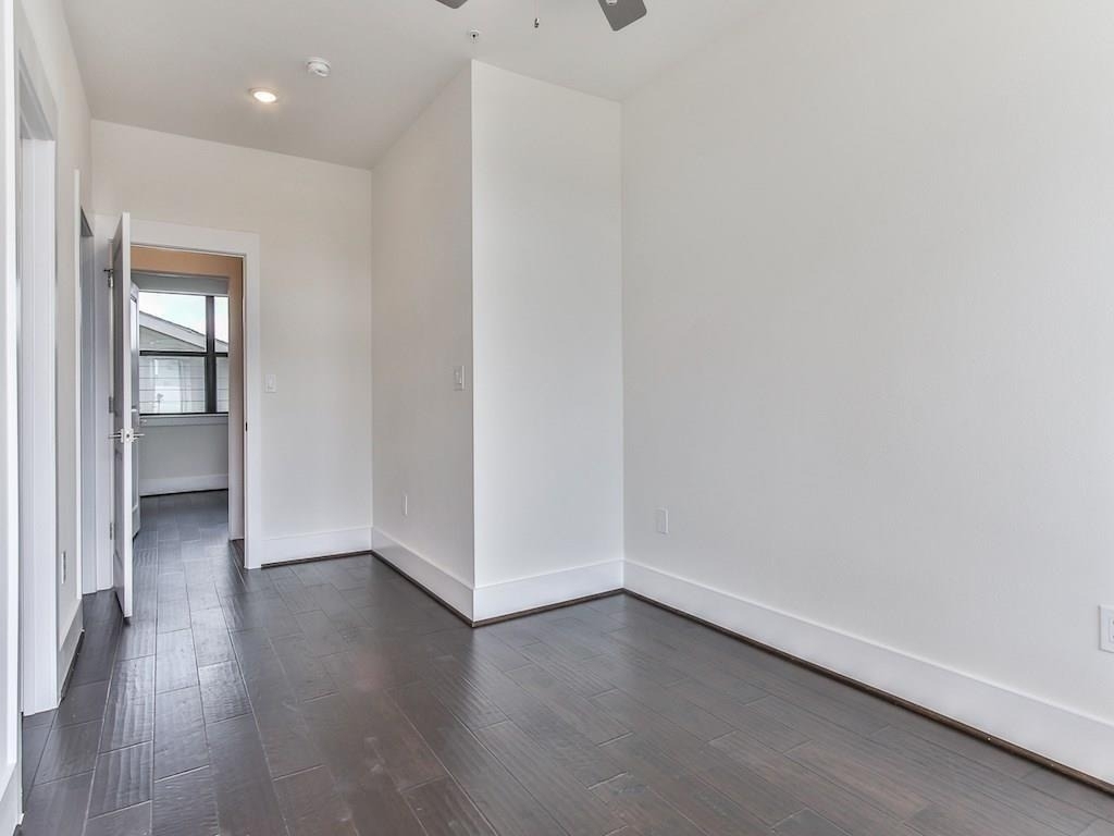 2401 Crawford Street - Photo 7