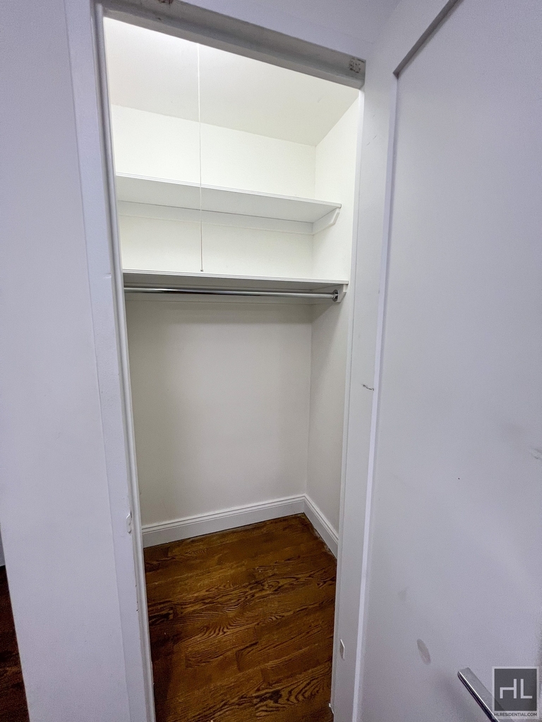East 89th Street - Photo 7