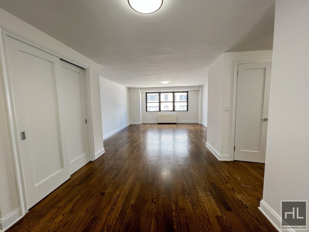 East 89th Street - Photo 0