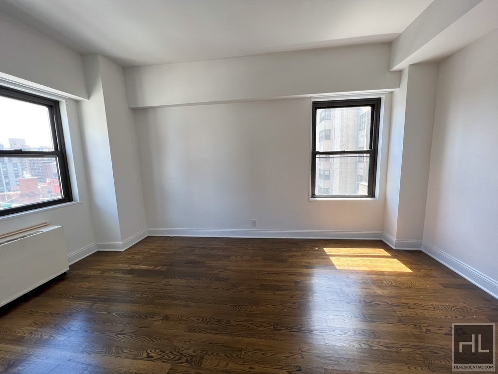 East 89th Street - Photo 3