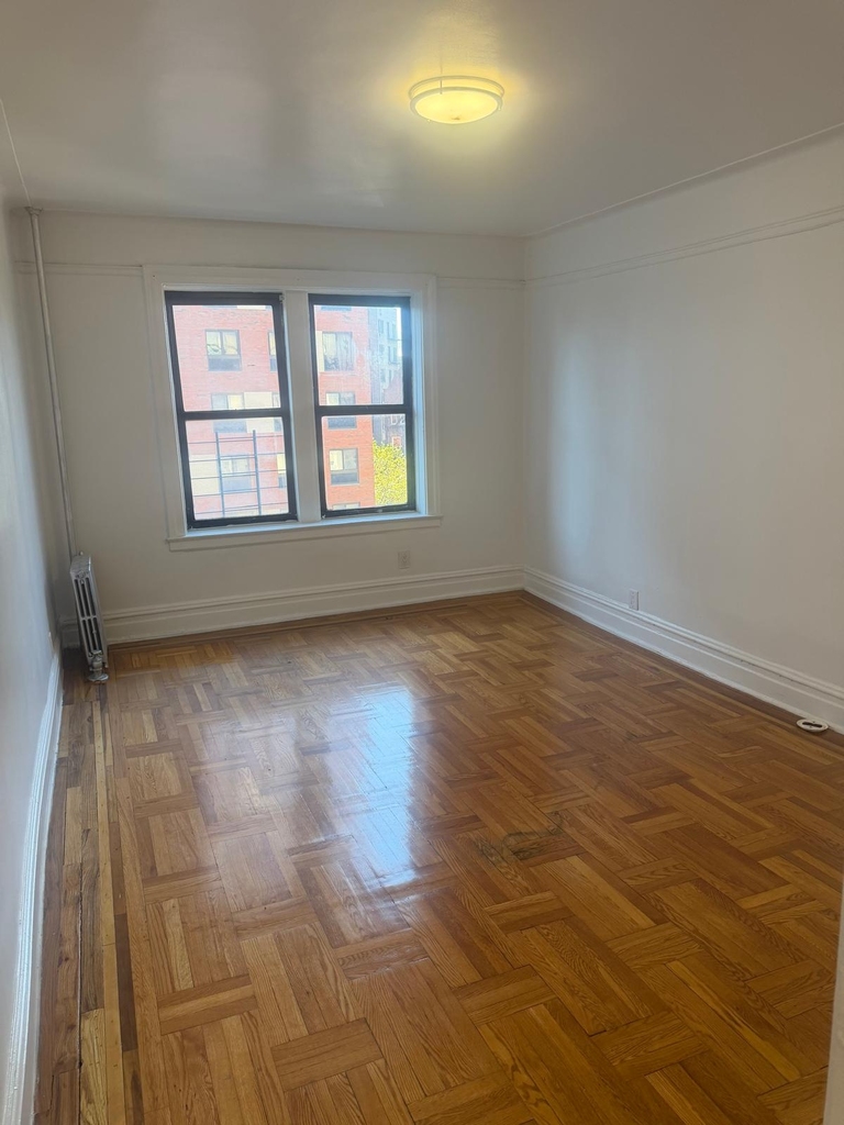 Grand Concourse / Van Cortlandt Avenue - Photo 3