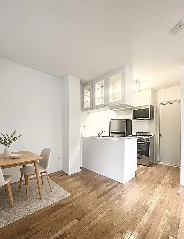 370 West 52nd Street - Photo 0