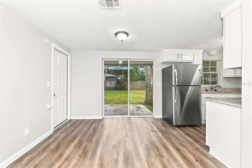 512 Blairmore Boulevard W - Photo 2