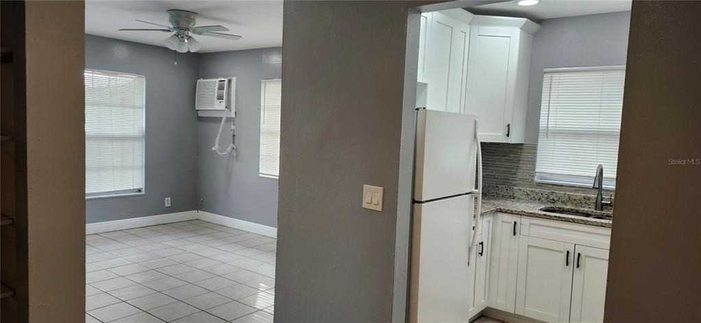 1422 E Seneca Avenue - Photo 13