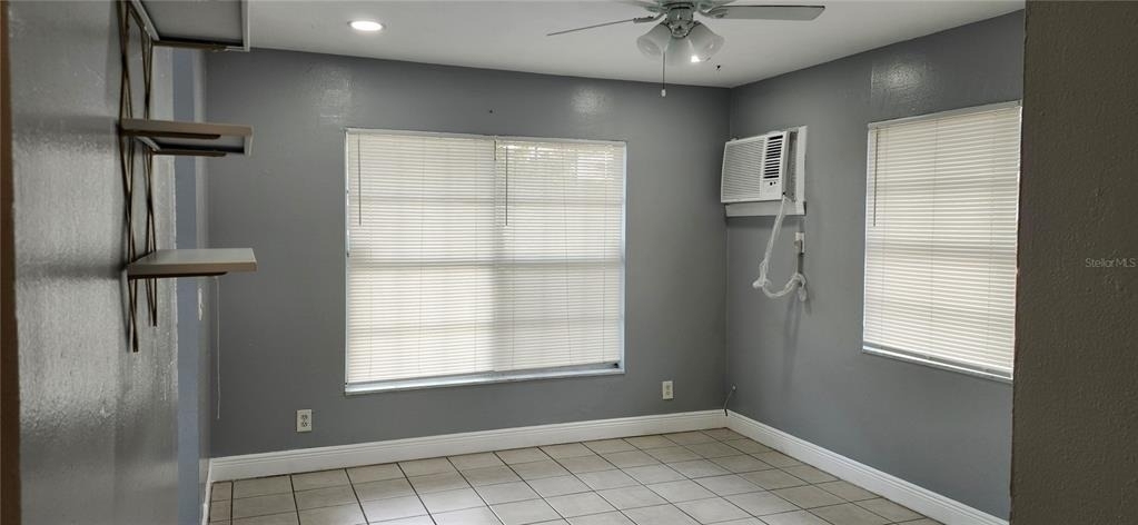 1422 E Seneca Avenue - Photo 4