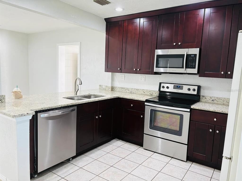 130 43rd Avenue Ne - Photo 2