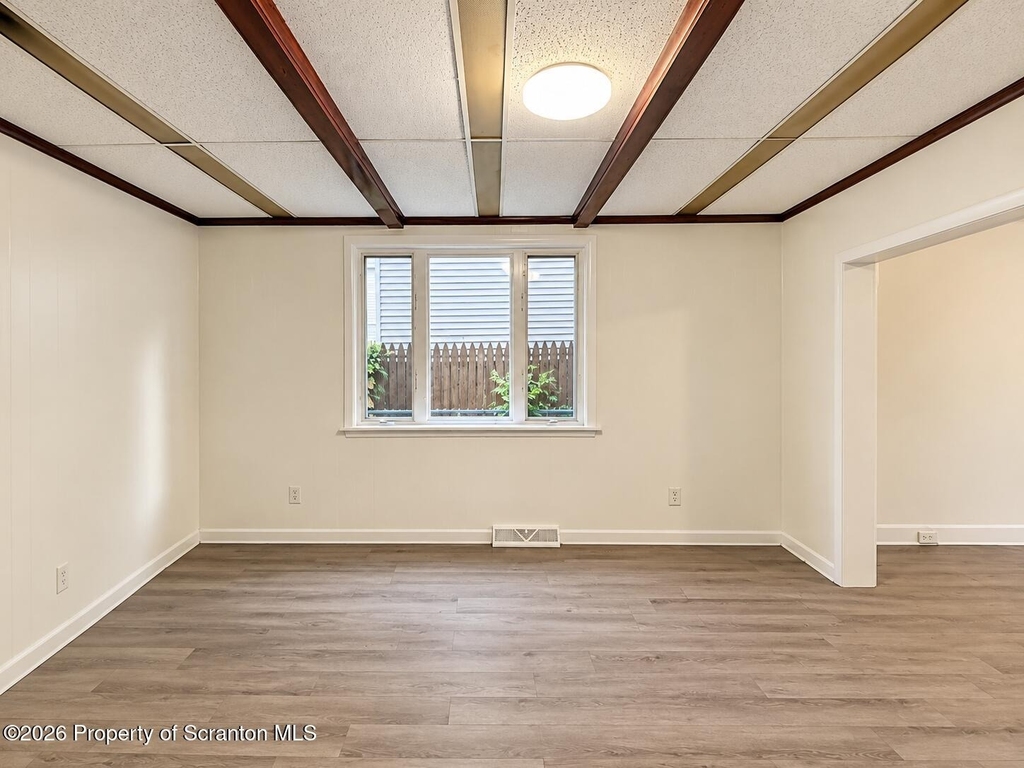 307 N Everett Avenue - Photo 4
