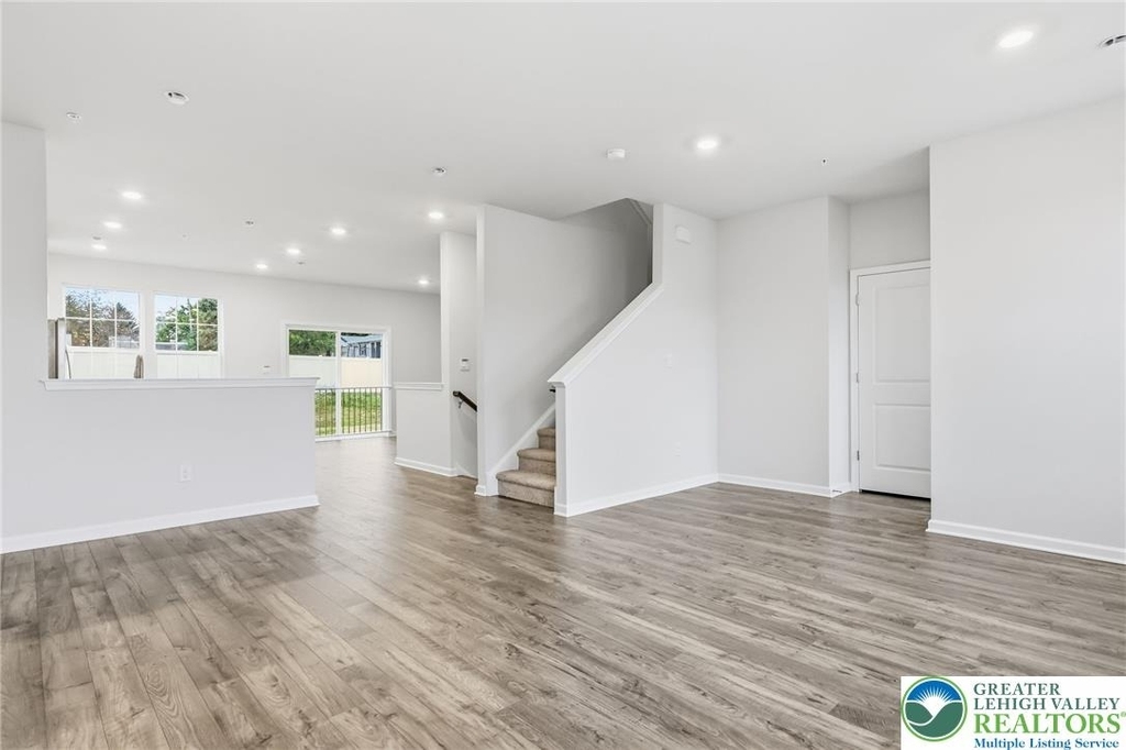 1076 Meadowlark Drive - Photo 5
