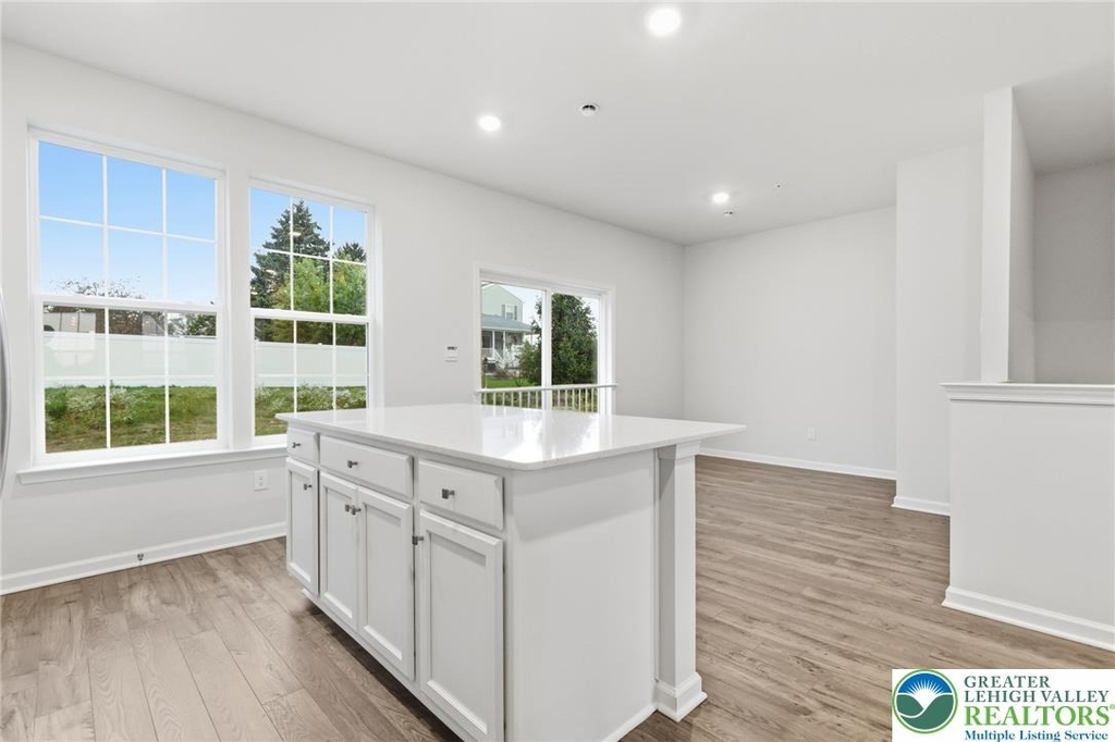 1076 Meadowlark Drive - Photo 10