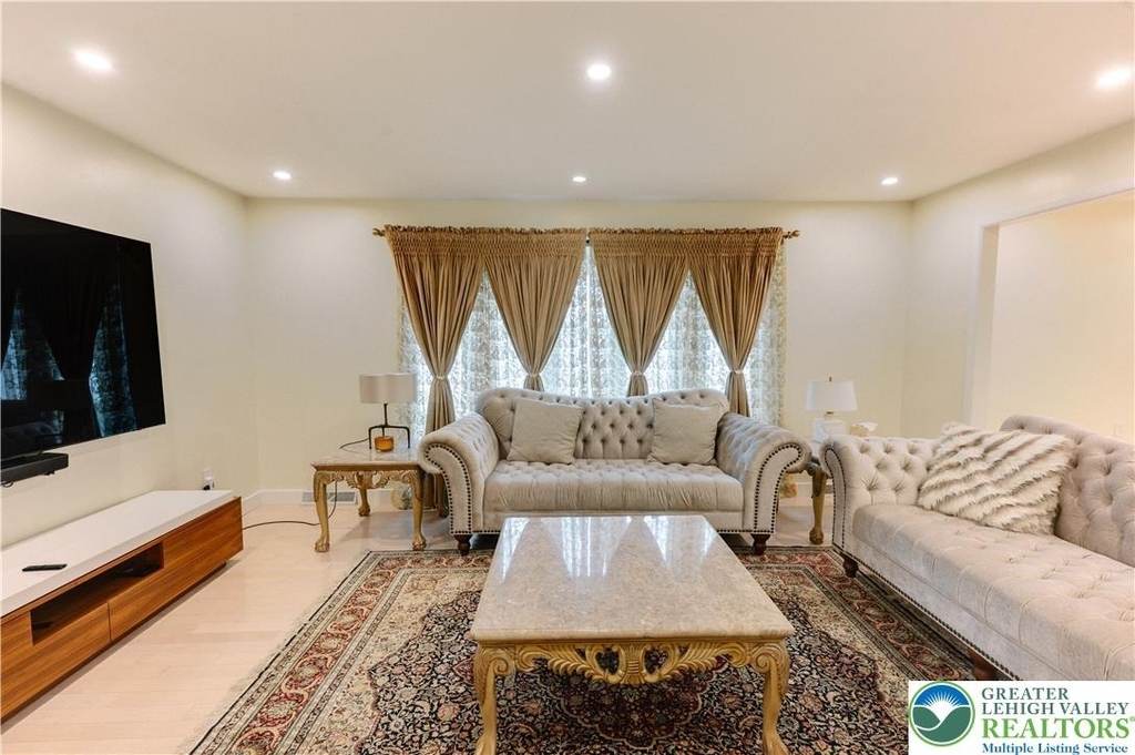 2210 Greenwood Road - Photo 16