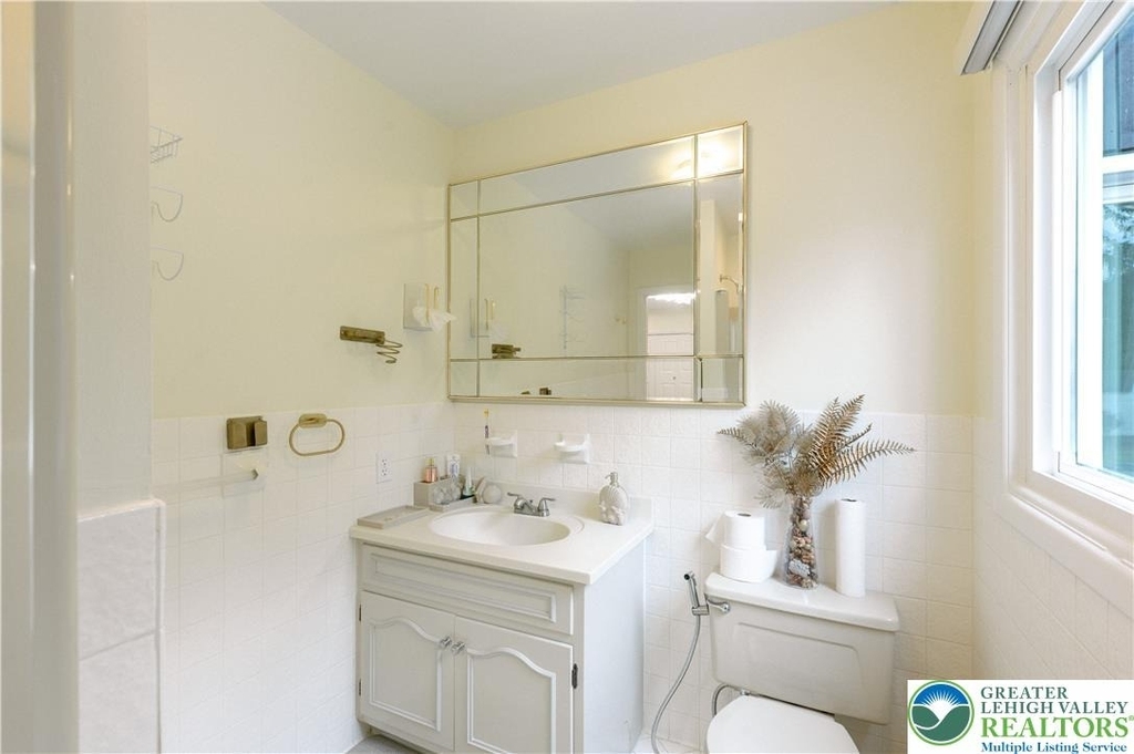 2210 Greenwood Road - Photo 49