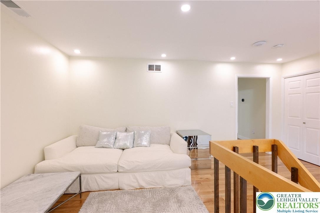 2210 Greenwood Road - Photo 37
