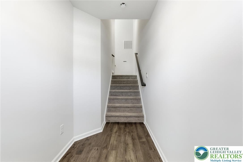 1080 Meadowlark Drive - Photo 2