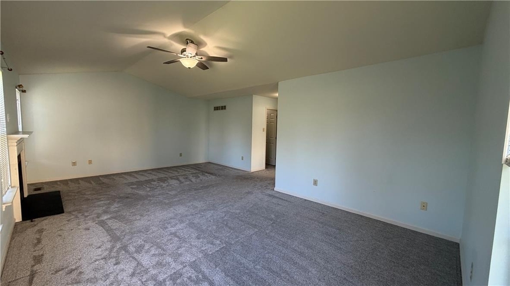 8100 Cross Creek Circle W - Photo 18