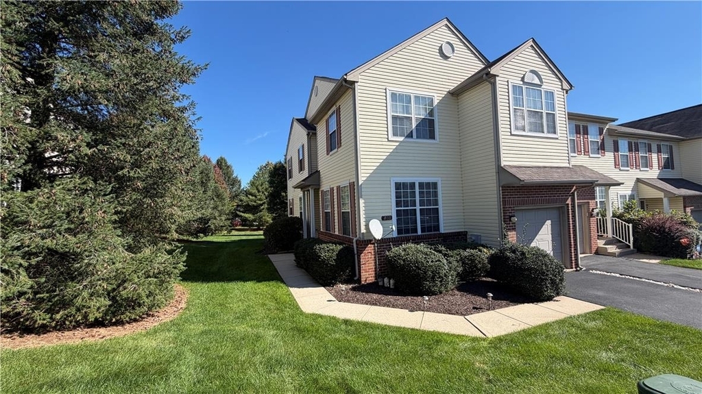 8100 Cross Creek Circle W - Photo 0
