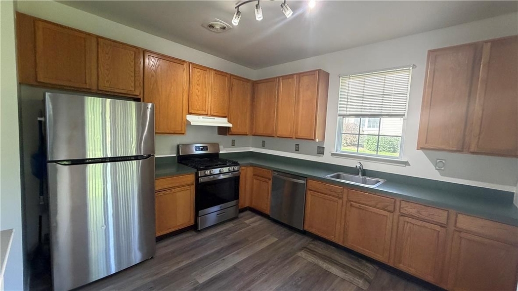 8100 Cross Creek Circle W - Photo 11