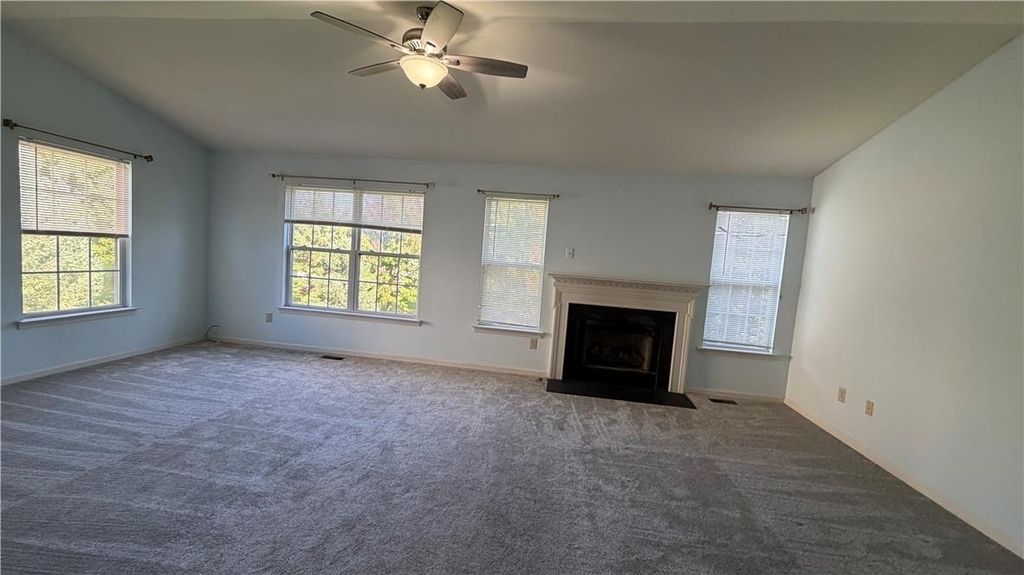8100 Cross Creek Circle W - Photo 16