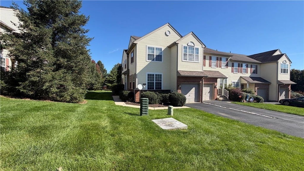 8100 Cross Creek Circle W - Photo 2