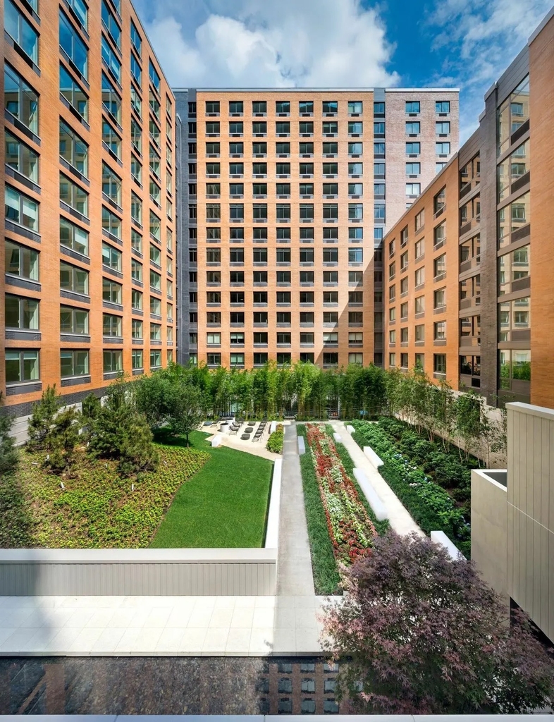 550 West 45th Street - Photo 0