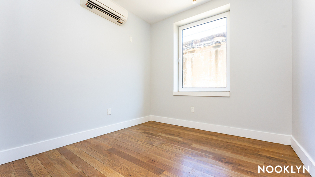 916 Bergen St - Photo 11