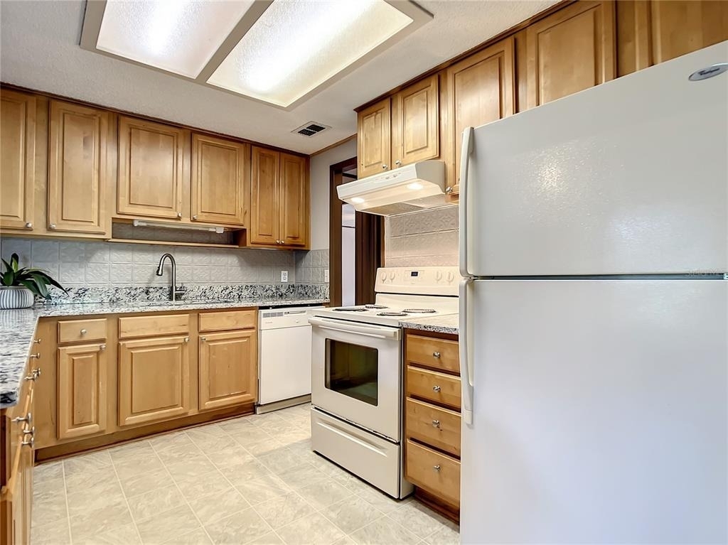 310 Camellia Street - Photo 6