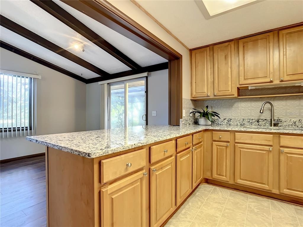 310 Camellia Street - Photo 8
