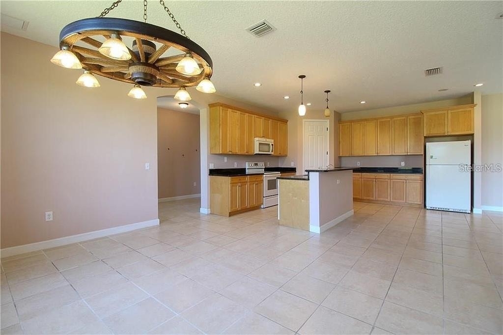 20651 Netherland Street - Photo 5