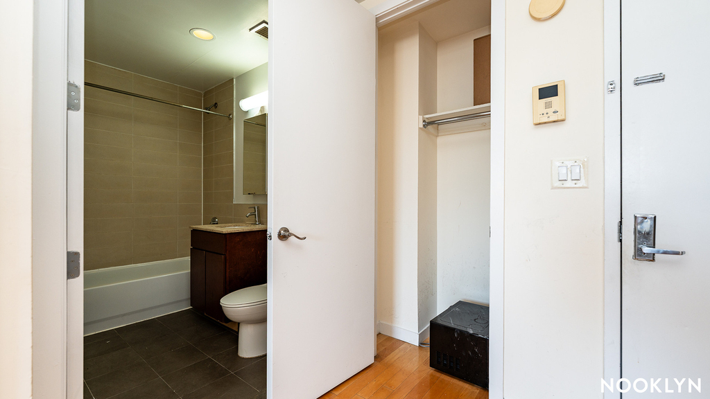 924 Metropolitan Ave - Photo 7