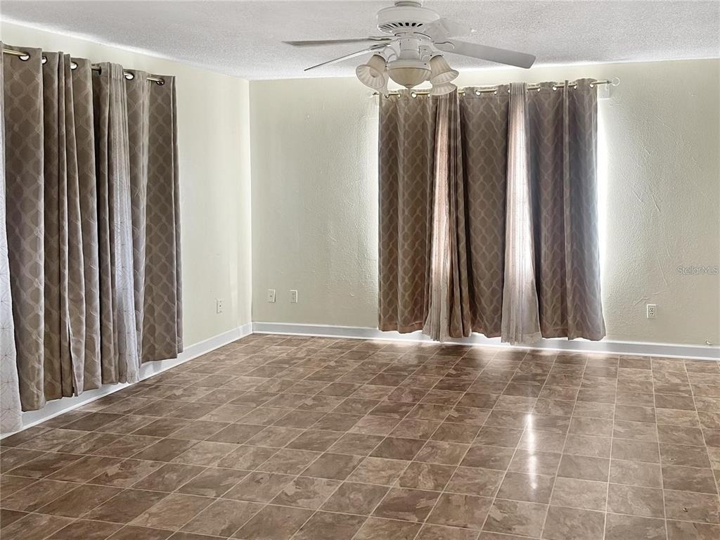 321 E Gunter Street - Photo 1