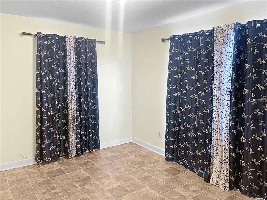 321 E Gunter Street - Photo 8