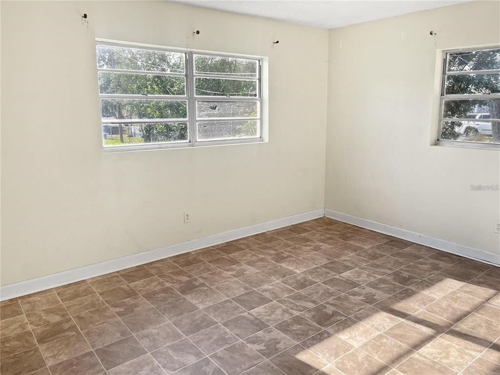 321 E Gunter Street - Photo 3