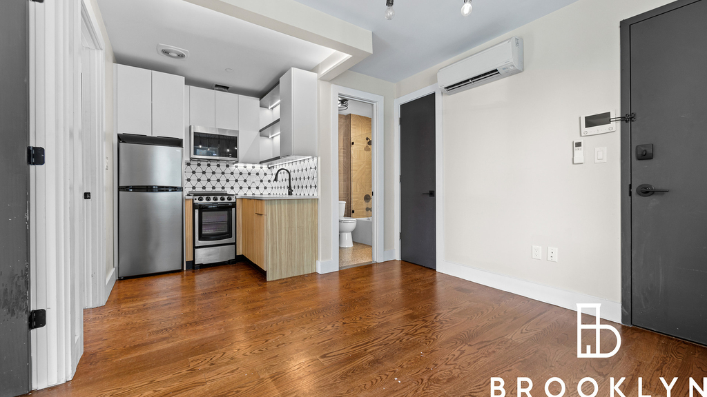 659 Hancock St - Photo 0