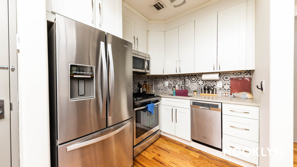 337 Herkimer St - Photo 15
