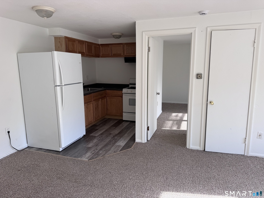 544 Tolland Street - Photo 0