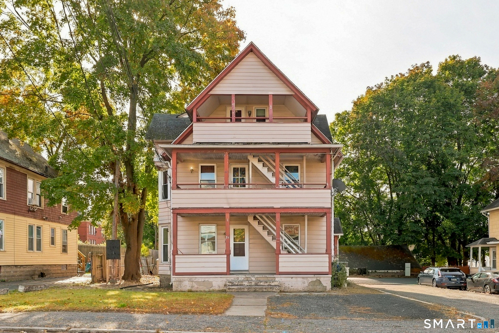 31 Wolcott Avenue - Photo 0