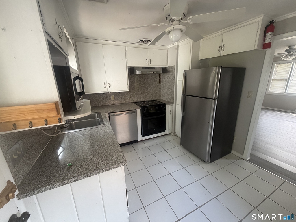 16 Harding Avenue - Photo 2